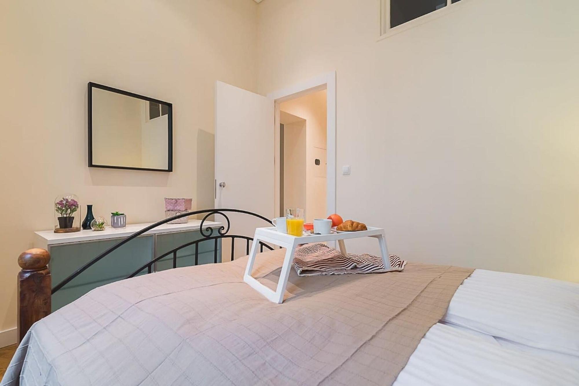 Rent Like Home - Hoza 39 Warschau Exterior foto